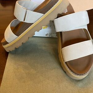 Yellowbox Kezzi platform sandals